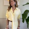 Camicia gialla dettaglio in pizzo bianco 92-4