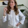 Camicia crop bianco/azzurro inserti in pizzo