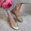 Slingback in pelle laminata oro punta quadrata