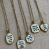 Collana ciondolo scritta
