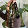 Mini Hobo scamosciata con borchiette